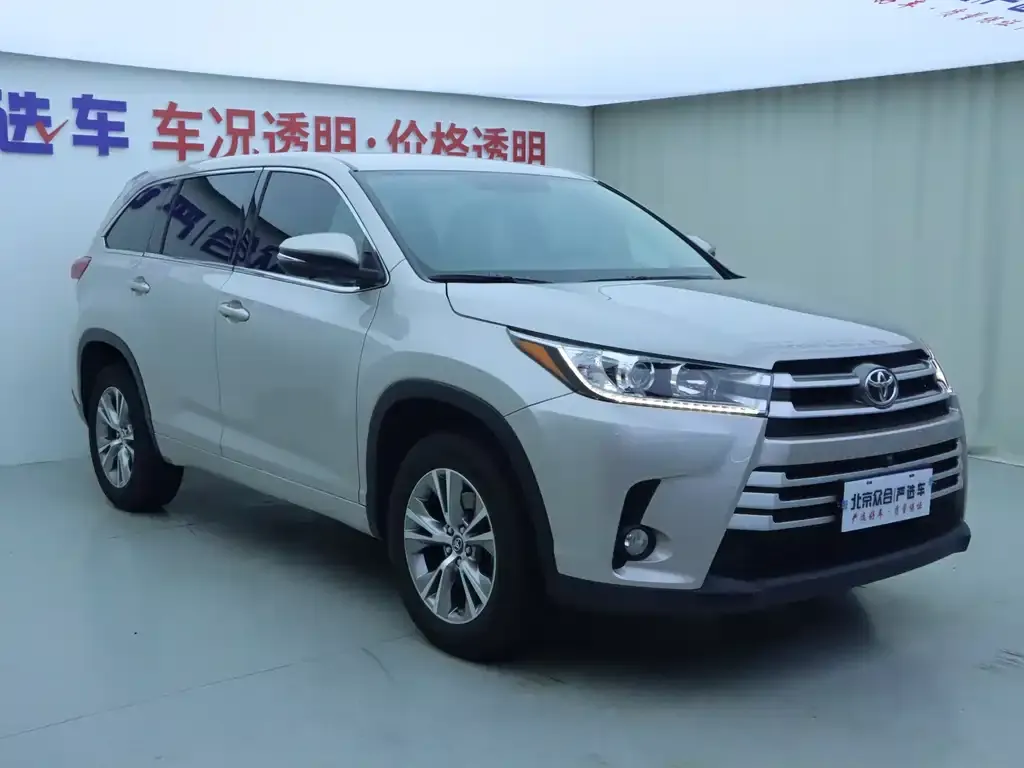 Toyota Highlander — фото 3