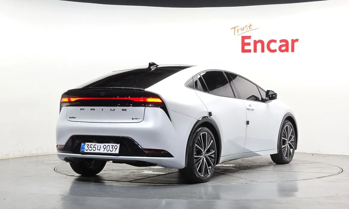 Toyota Prius — фото 5