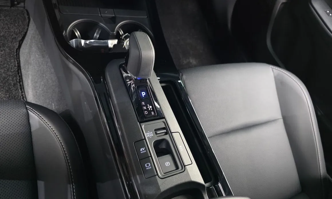 Toyota Prius — фото 6