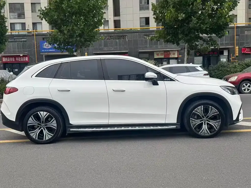 Mercedes-Benz EQE SUV — фото 4
