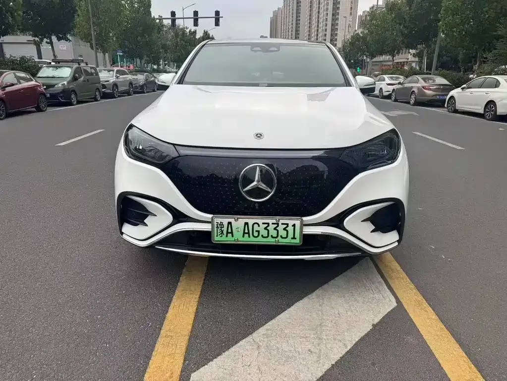 Mercedes-Benz EQE SUV — фото 3