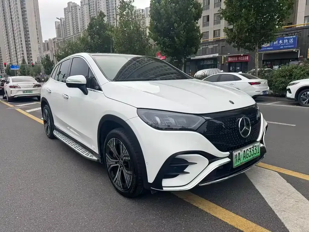 Mercedes-Benz EQE SUV — фото 10