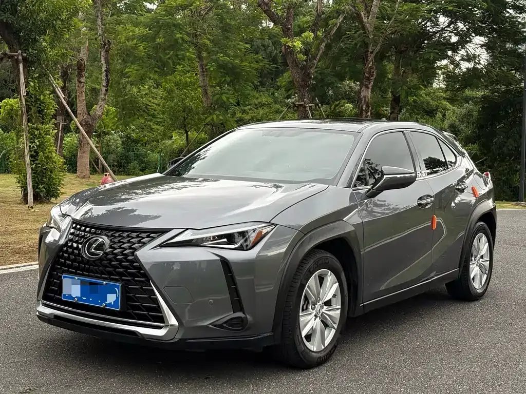 Lexus UX — фото 1