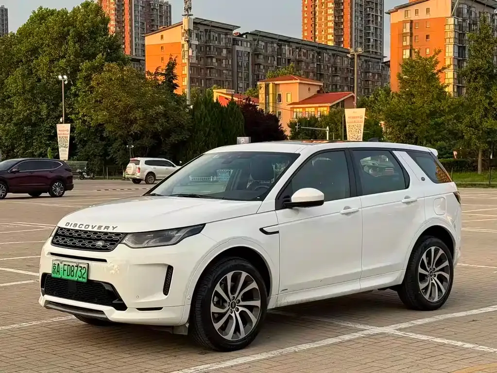 Land Rover Discovery Sport Hybrid — фото 1