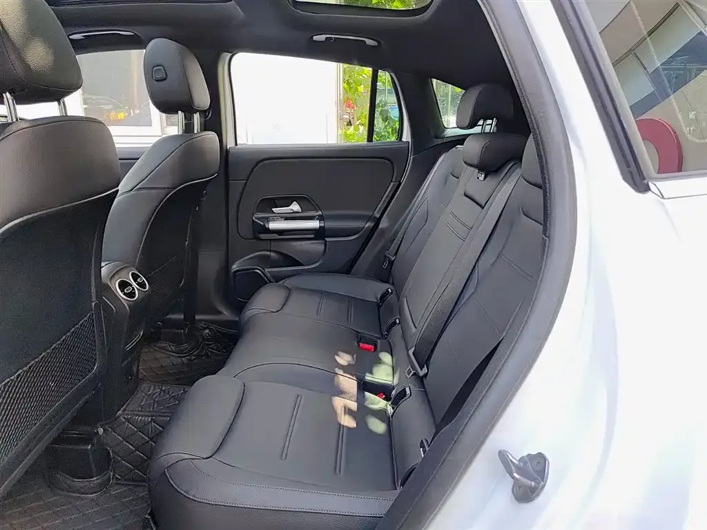 Mercedes-Benz GLA — фото 10