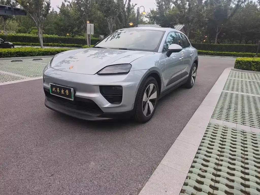 Porsche Macan EV — фото 1