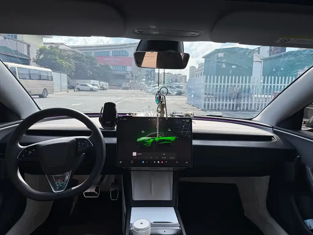 Tesla Model 3 — фото 2