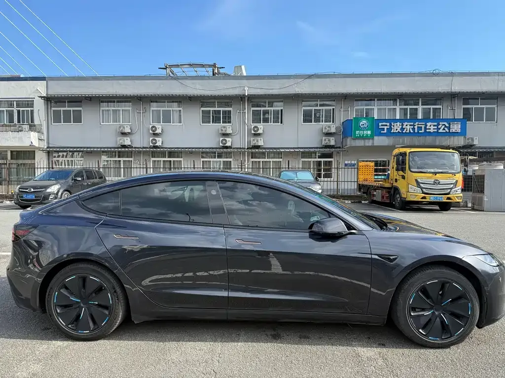 Tesla Model 3 — фото 5