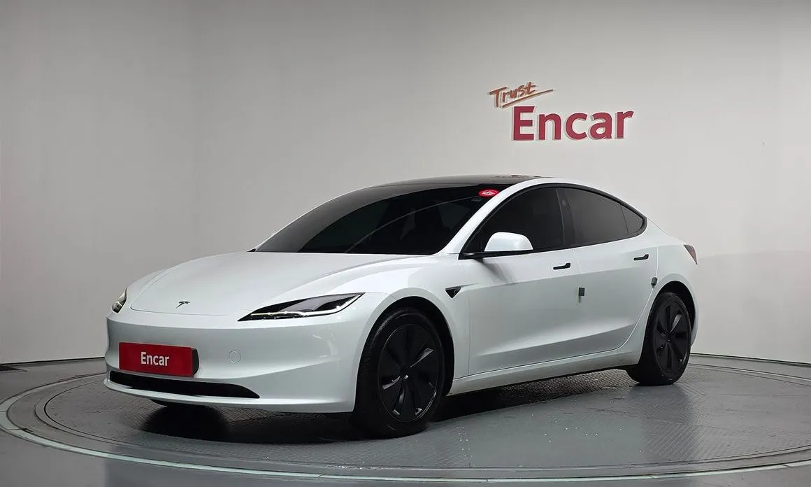 Tesla Model 3 — фото 1