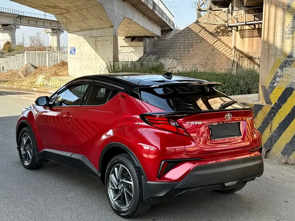 Toyota C-HR — фото 3