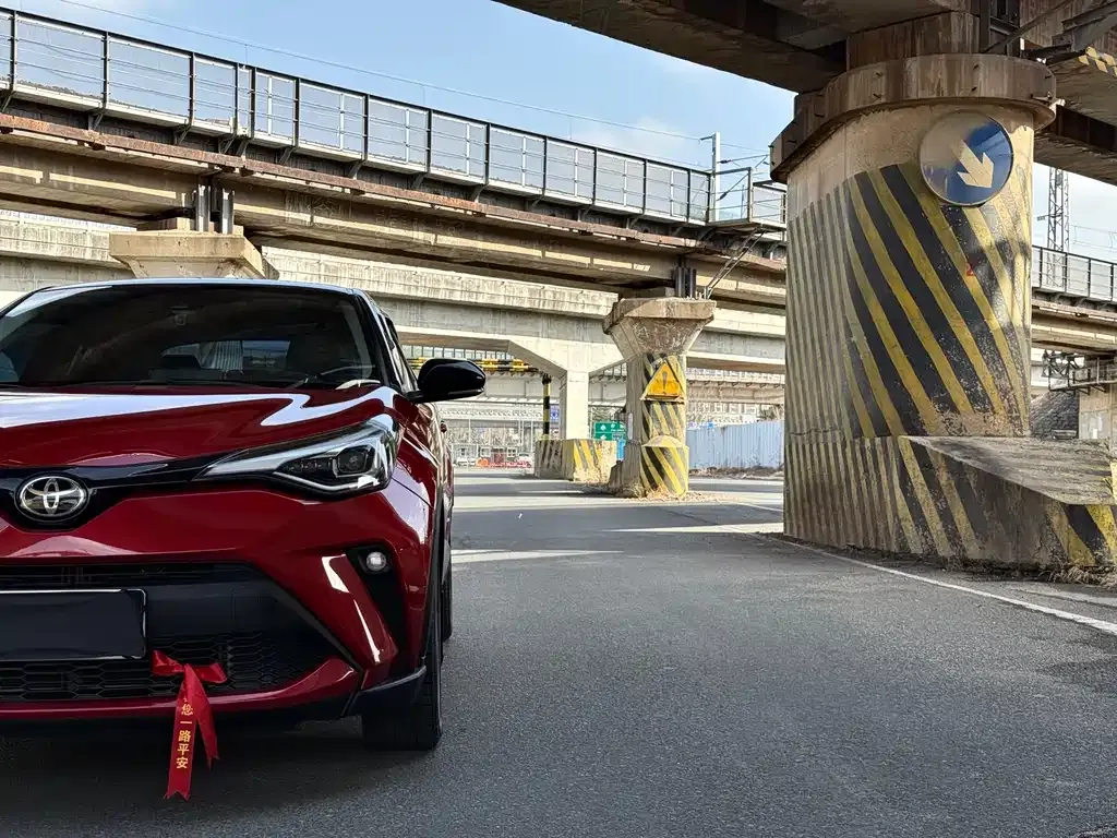 Toyota C-HR — фото 6