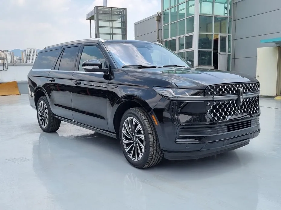 Lincoln Navigator — фото 1
