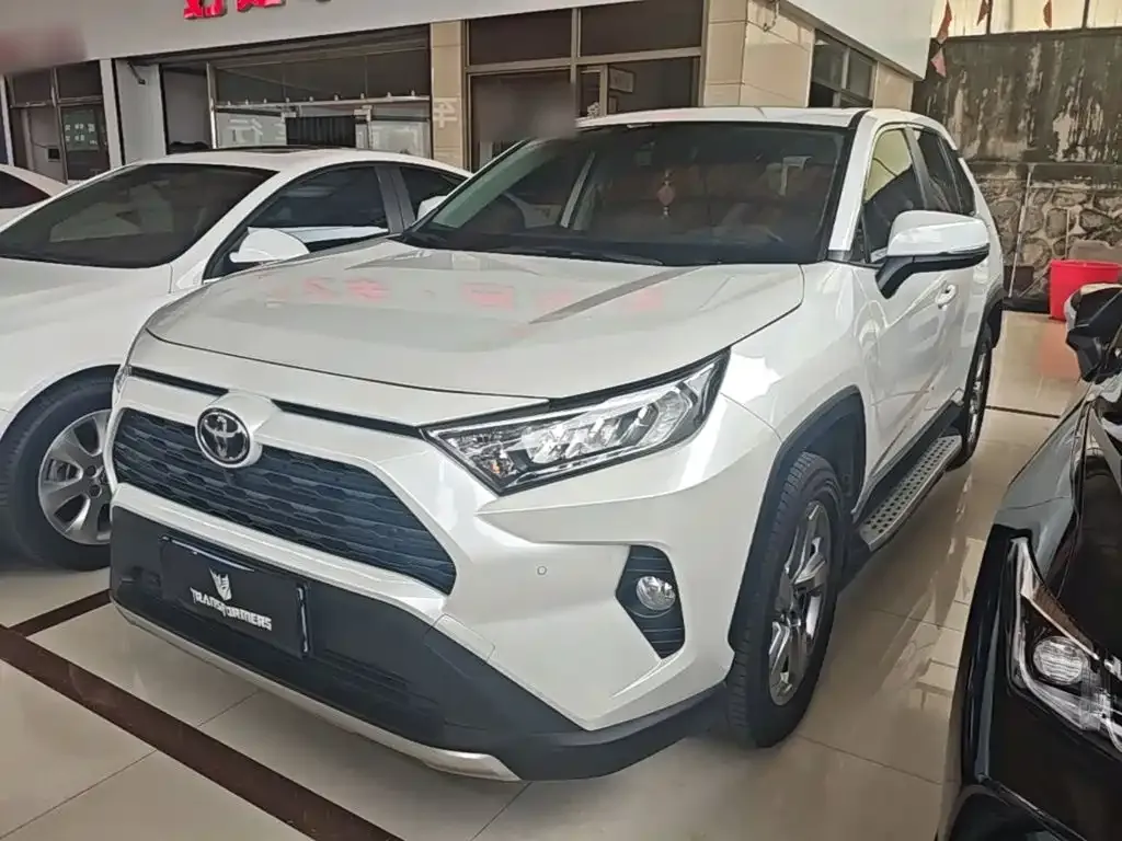 Toyota RAV4 — фото 5