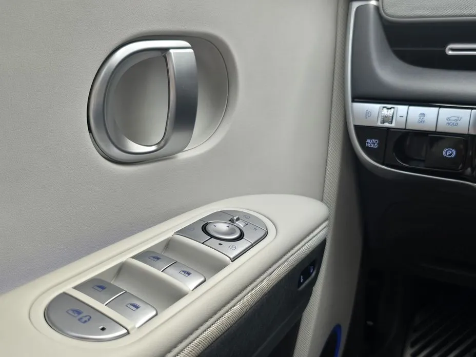 Hyundai Ioniq5 — фото 3