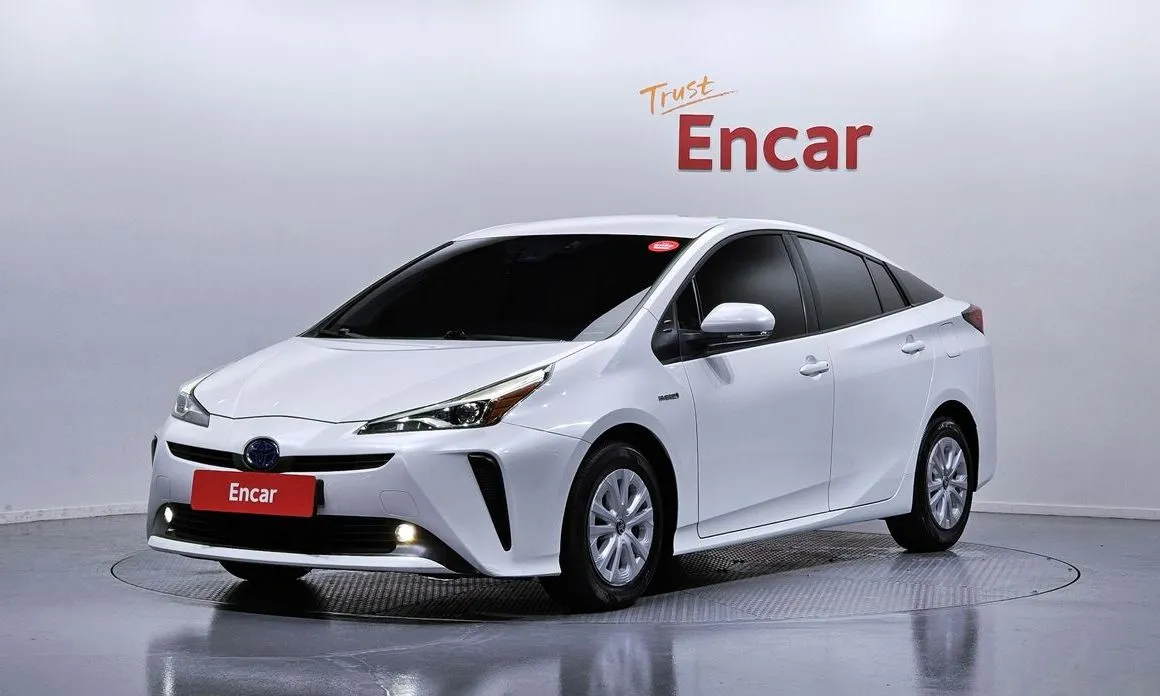 Toyota Prius — фото 1