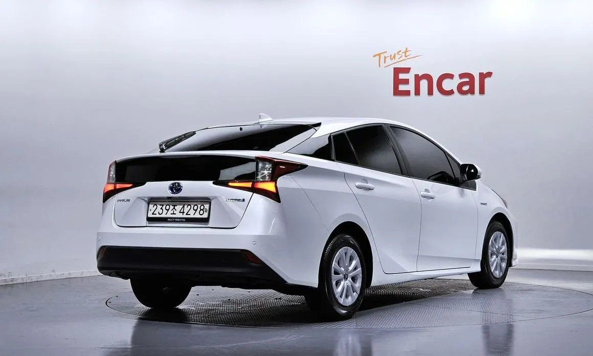 Toyota Prius — фото 2