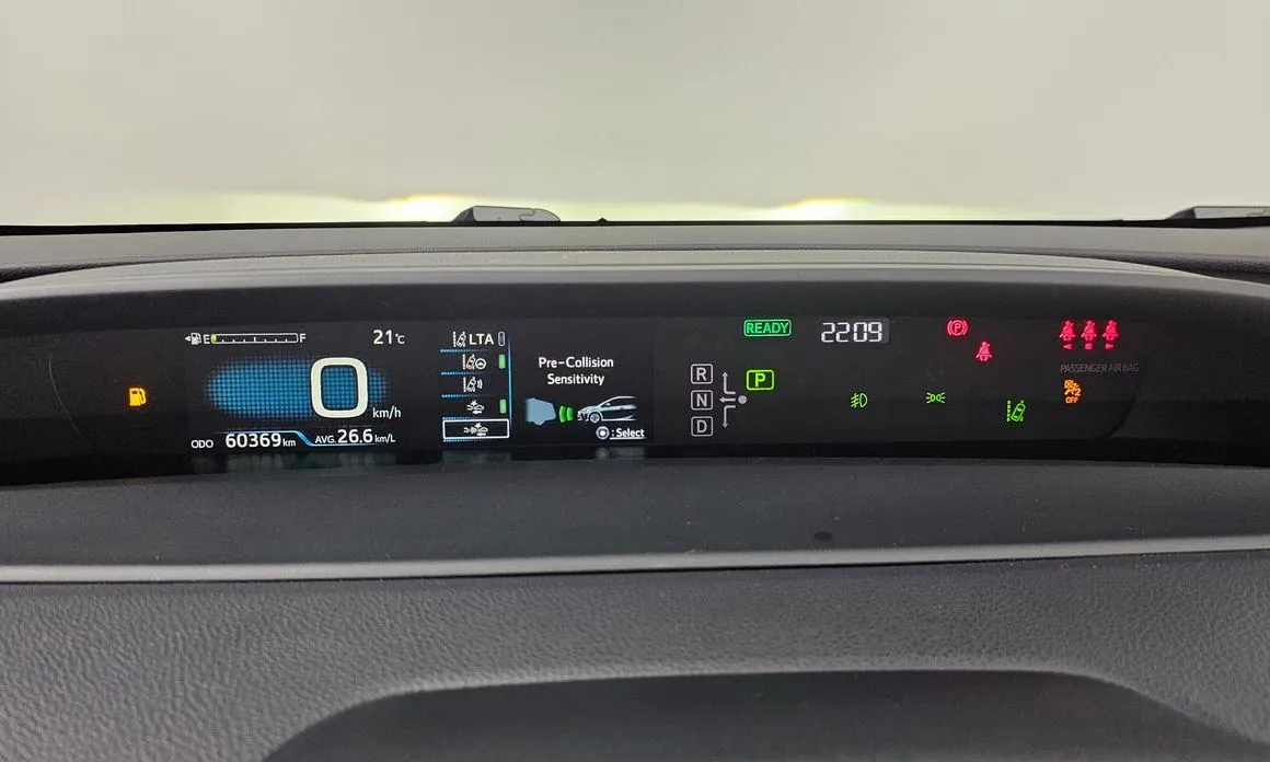 Toyota Prius — фото 6