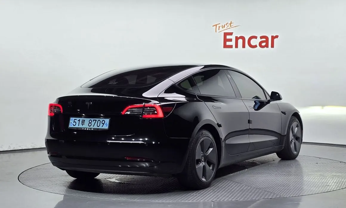 Tesla Model 3 — фото 2