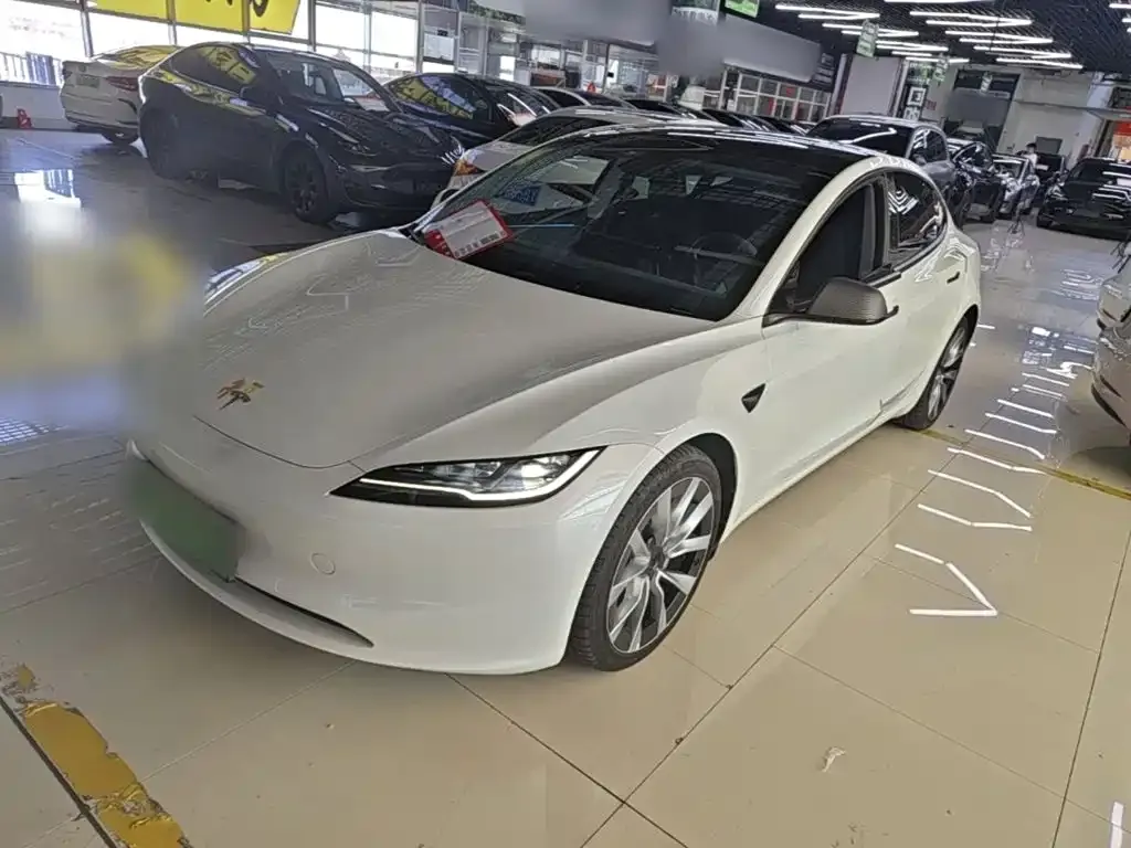 Tesla Model 3 — фото 8