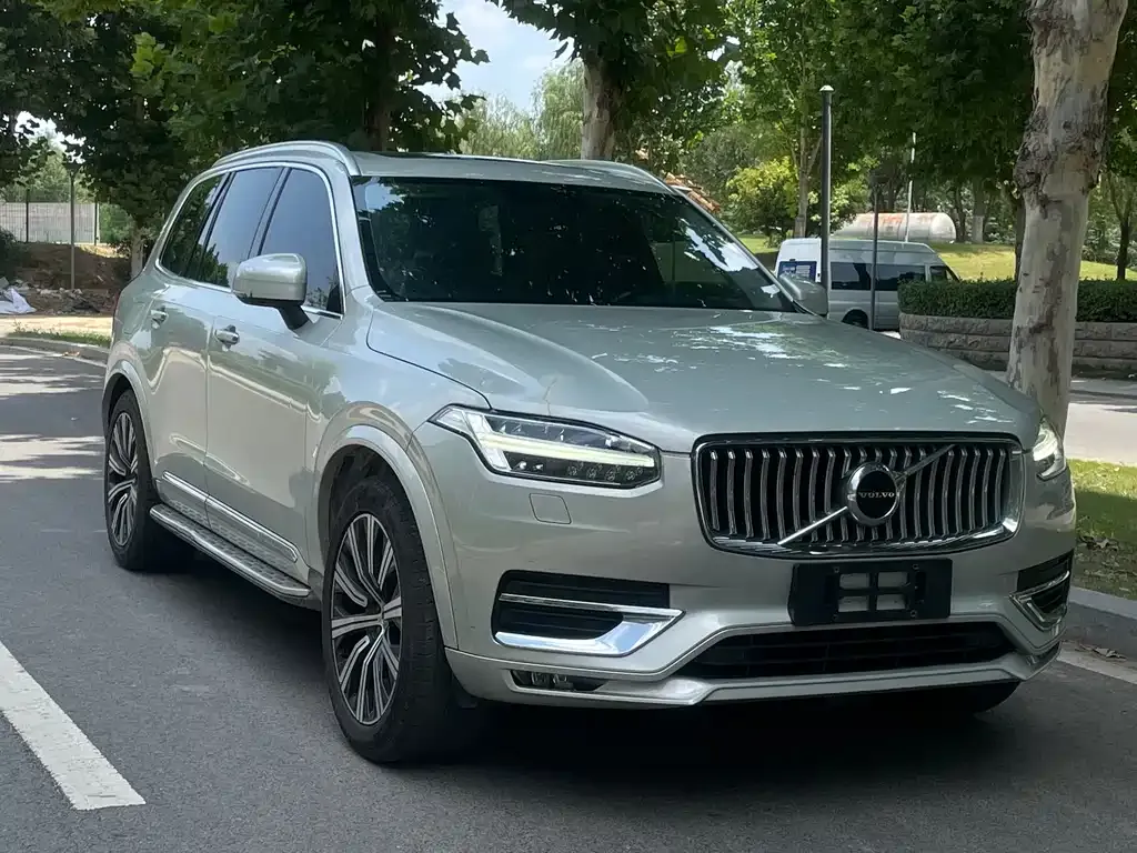 Volvo XC90 — фото 9