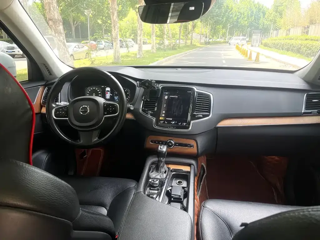 Volvo XC90 — фото 4