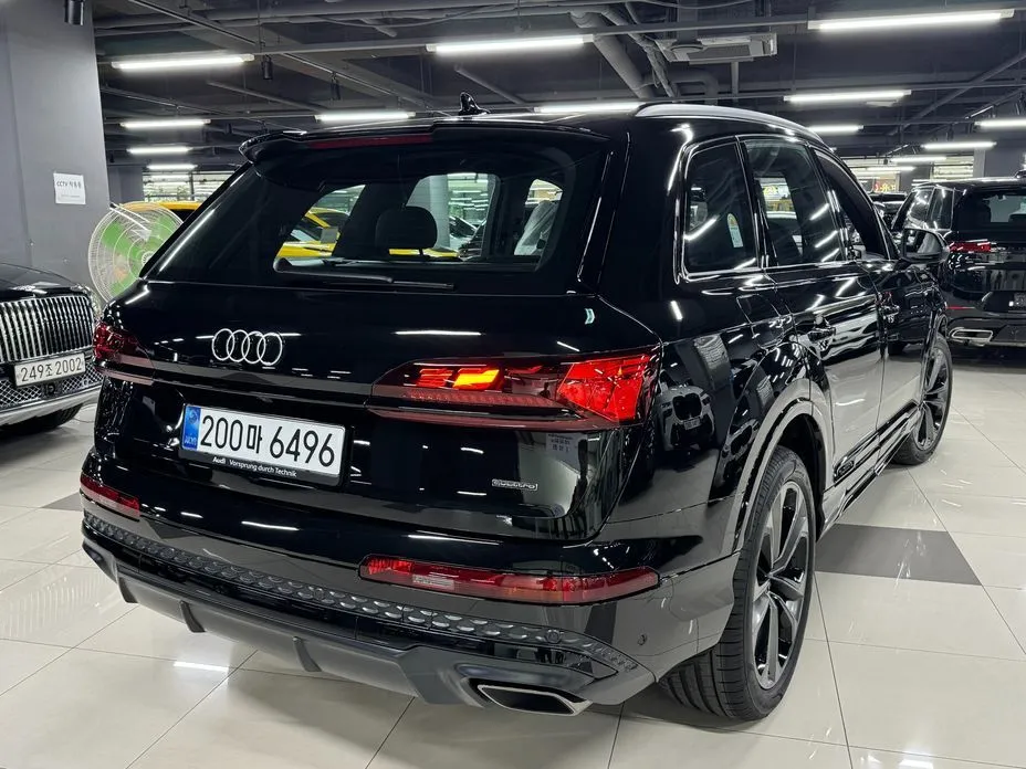Audi Q7 — фото 5