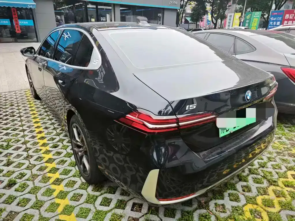 BMW i5 — фото 4
