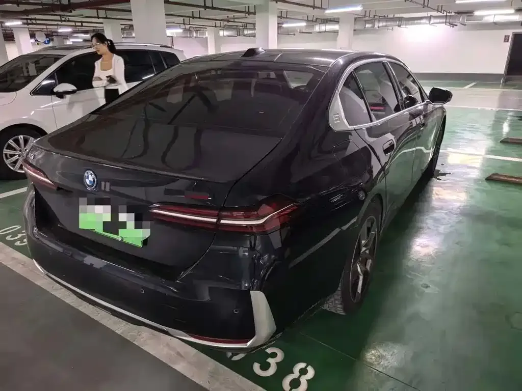 BMW i5 — фото 7
