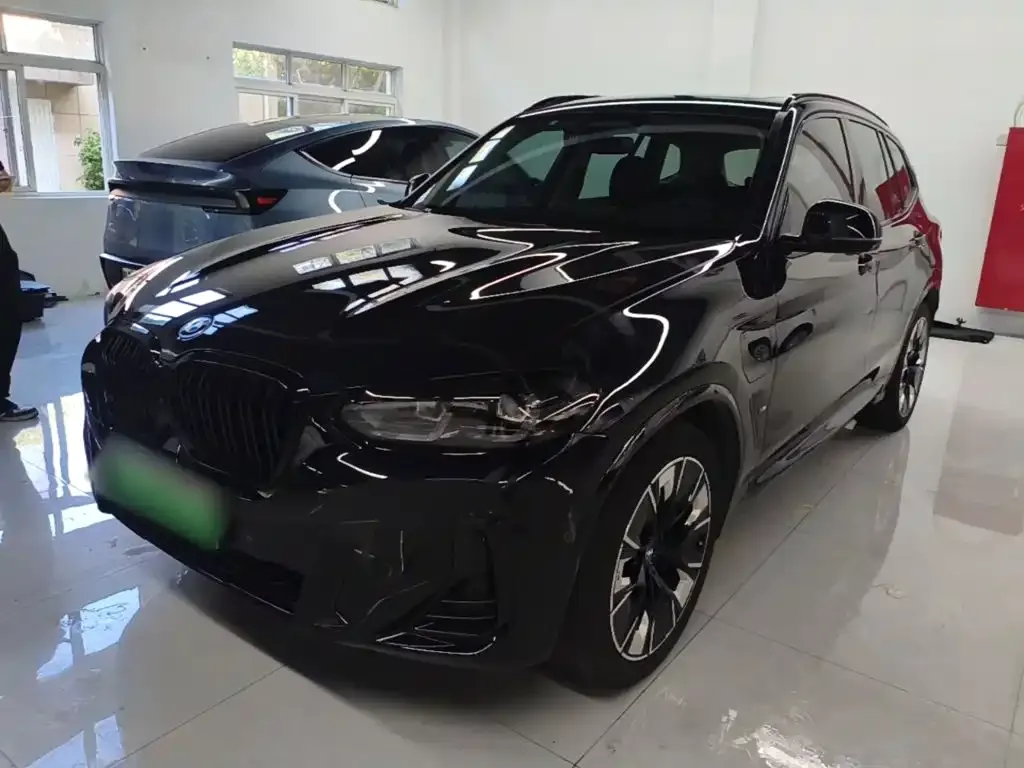 BMW iX3 — фото 1