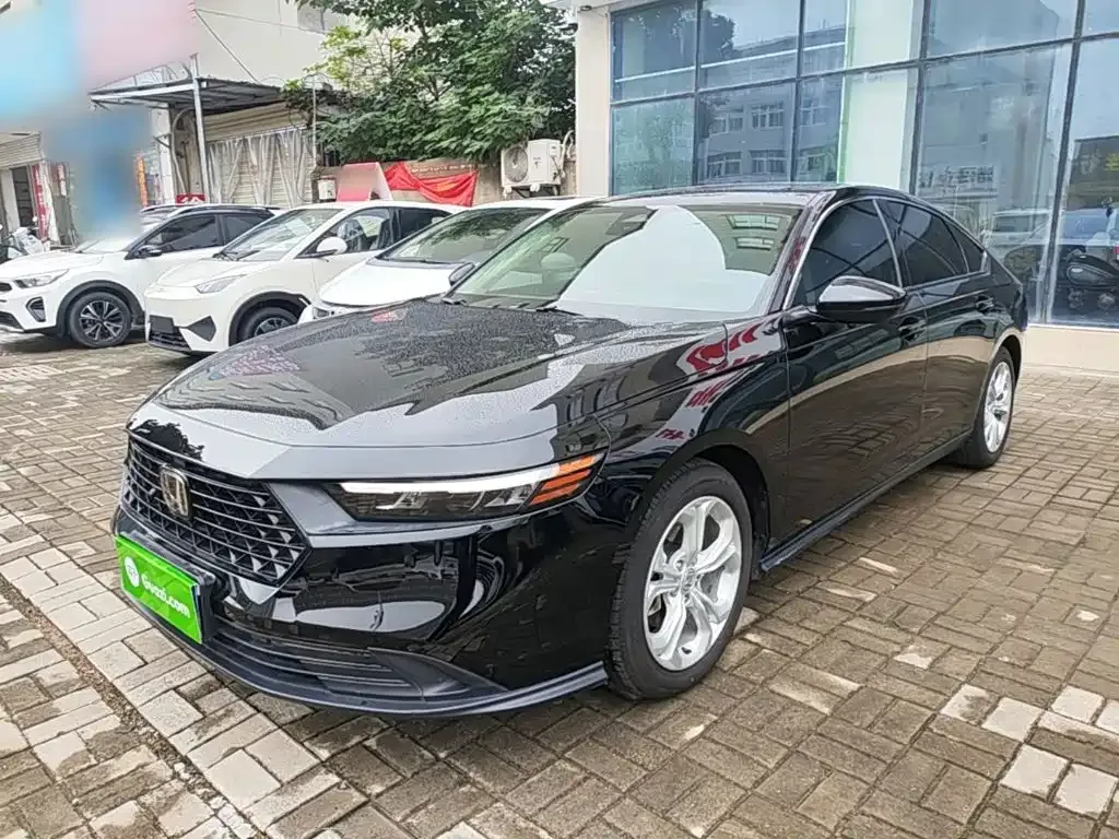 Honda Accord — фото 1