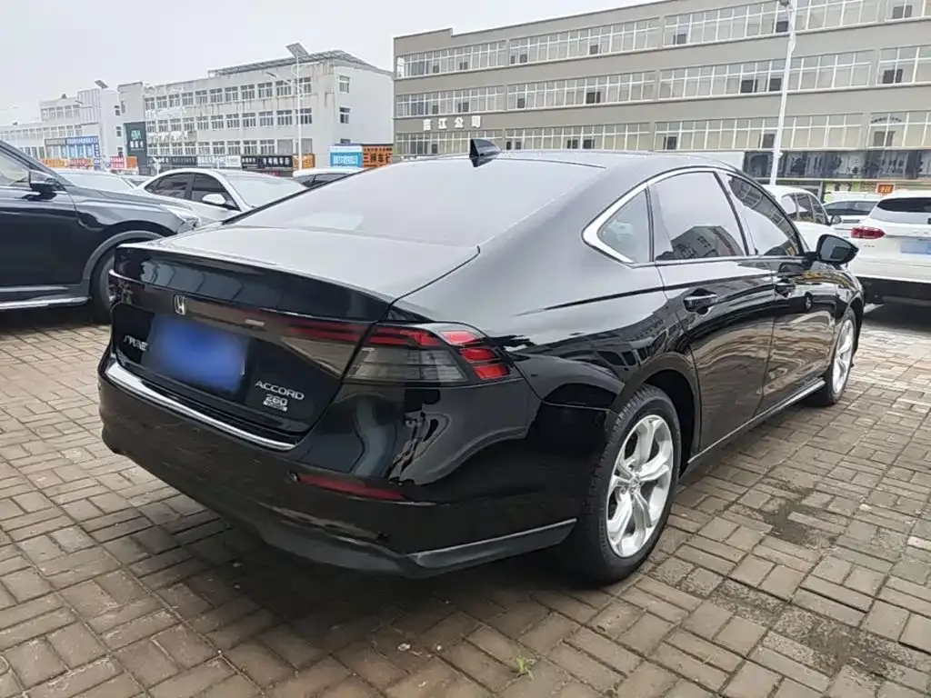Honda Accord — фото 5