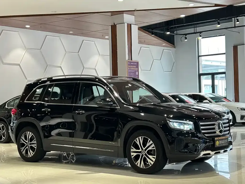 Mercedes-Benz GLB — фото 5