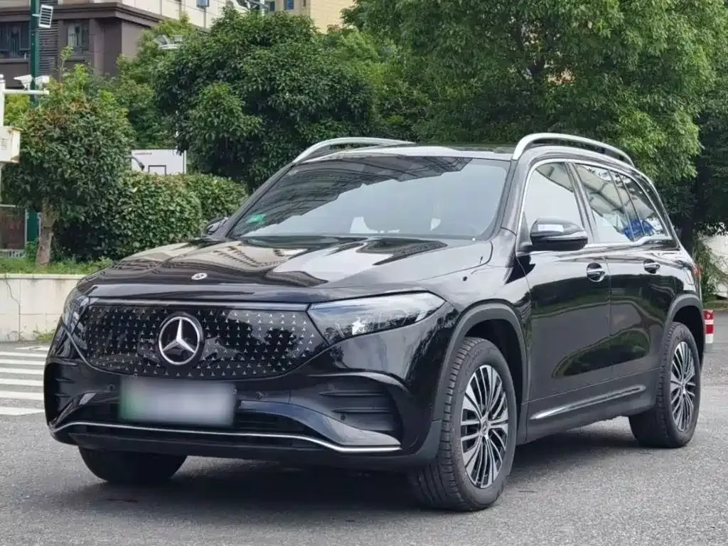 Mercedes-Benz EQB — фото 1