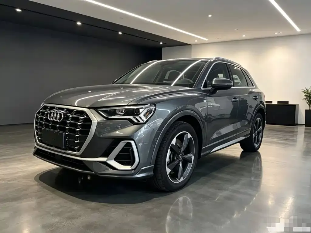 Audi Q3 — фото 1