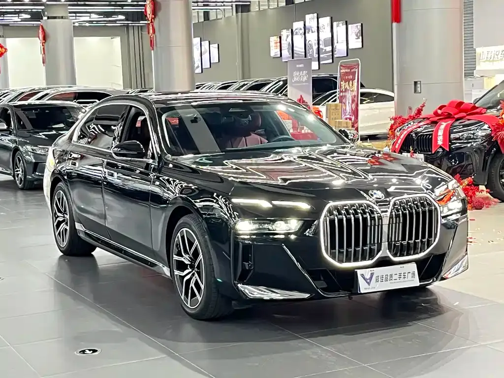 BMW 7 Series — фото 7