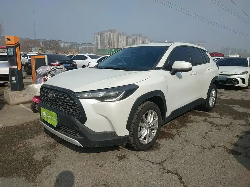 Toyota Corolla Cross — фото 1