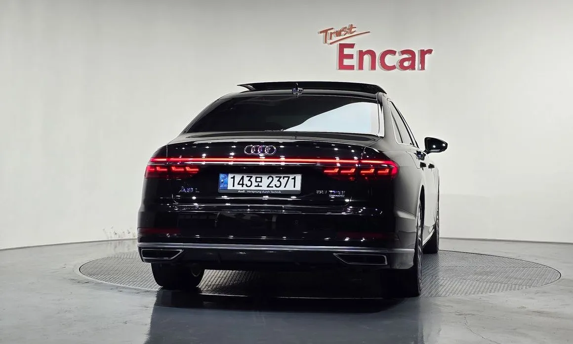 Audi A8 — фото 4