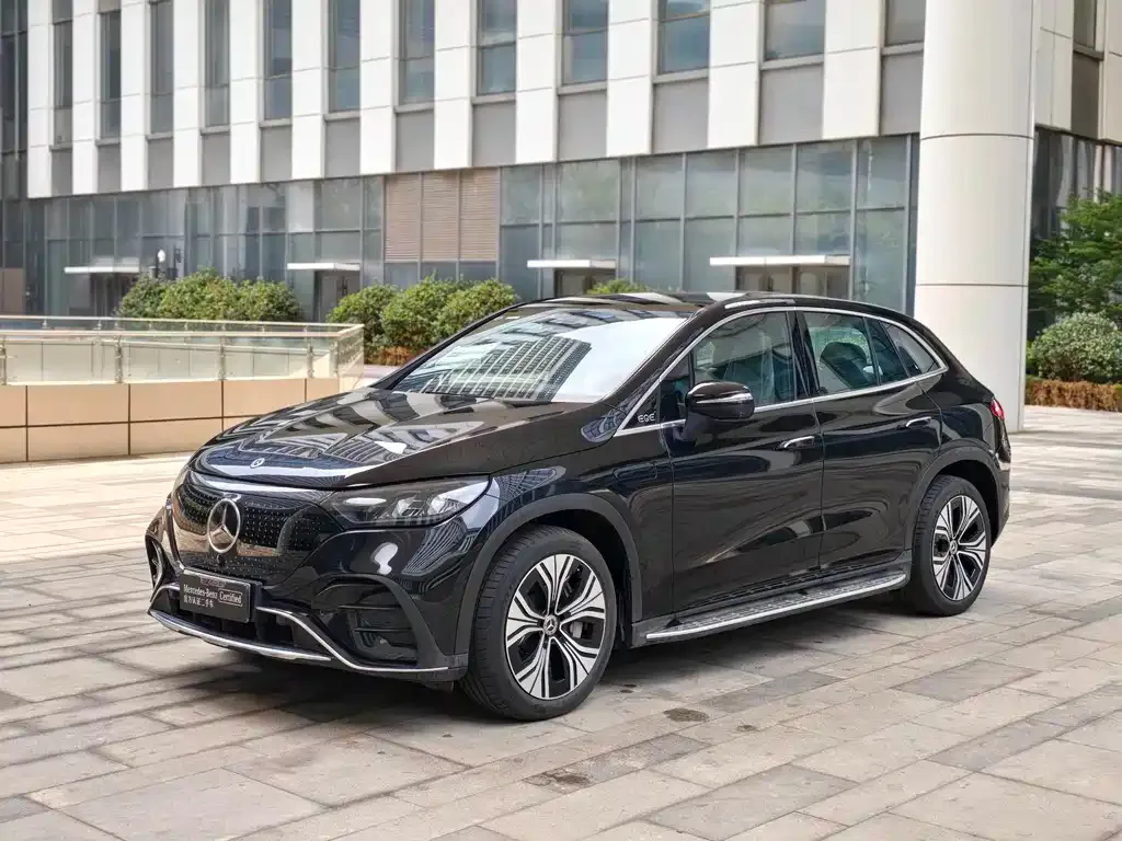 Mercedes-Benz EQE SUV — фото 1