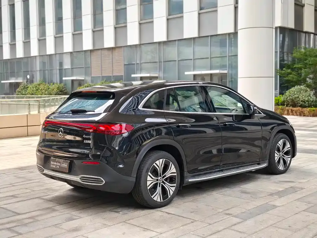 Mercedes-Benz EQE SUV — фото 2