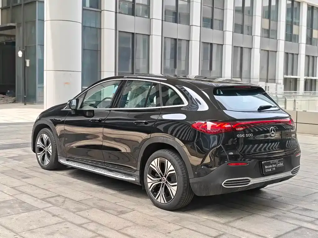 Mercedes-Benz EQE SUV — фото 8
