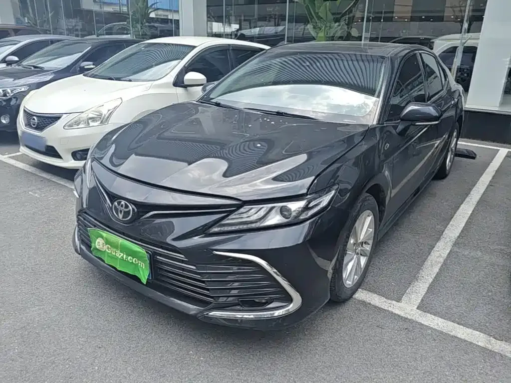 Toyota Camry — фото 10