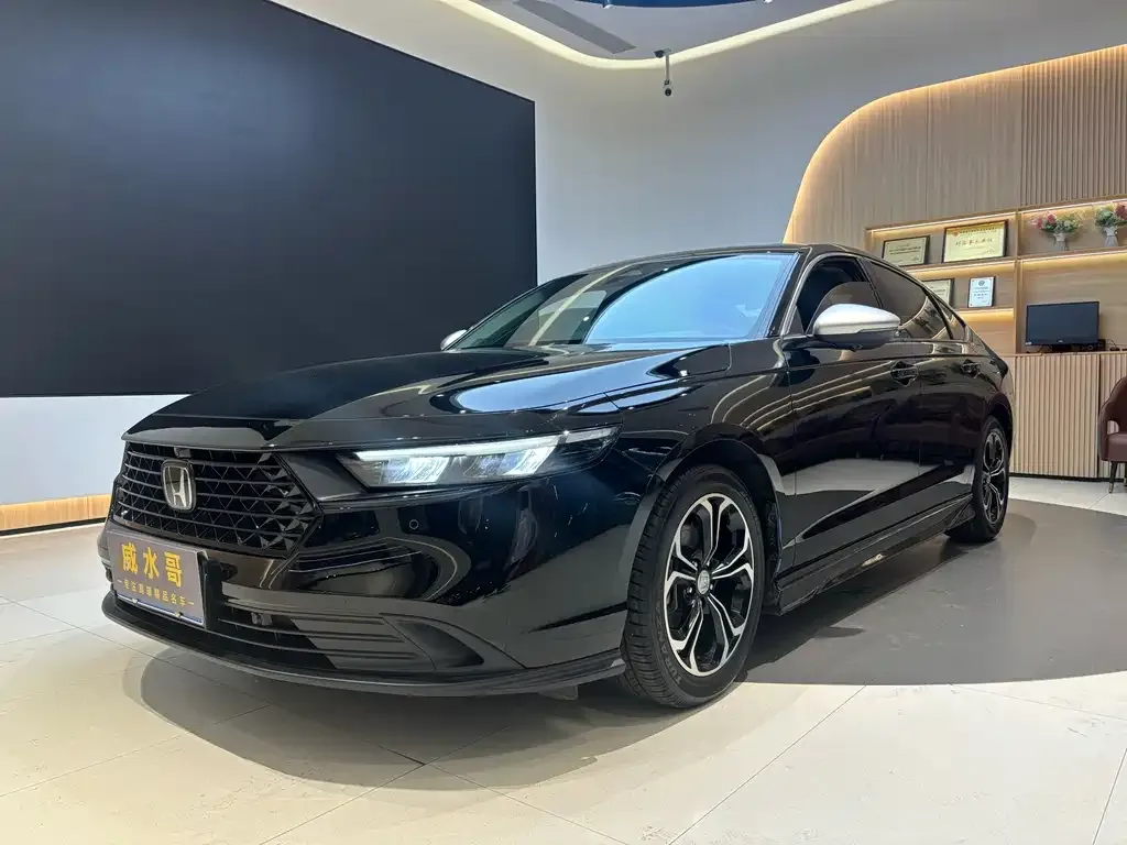 Honda Accord — фото 1