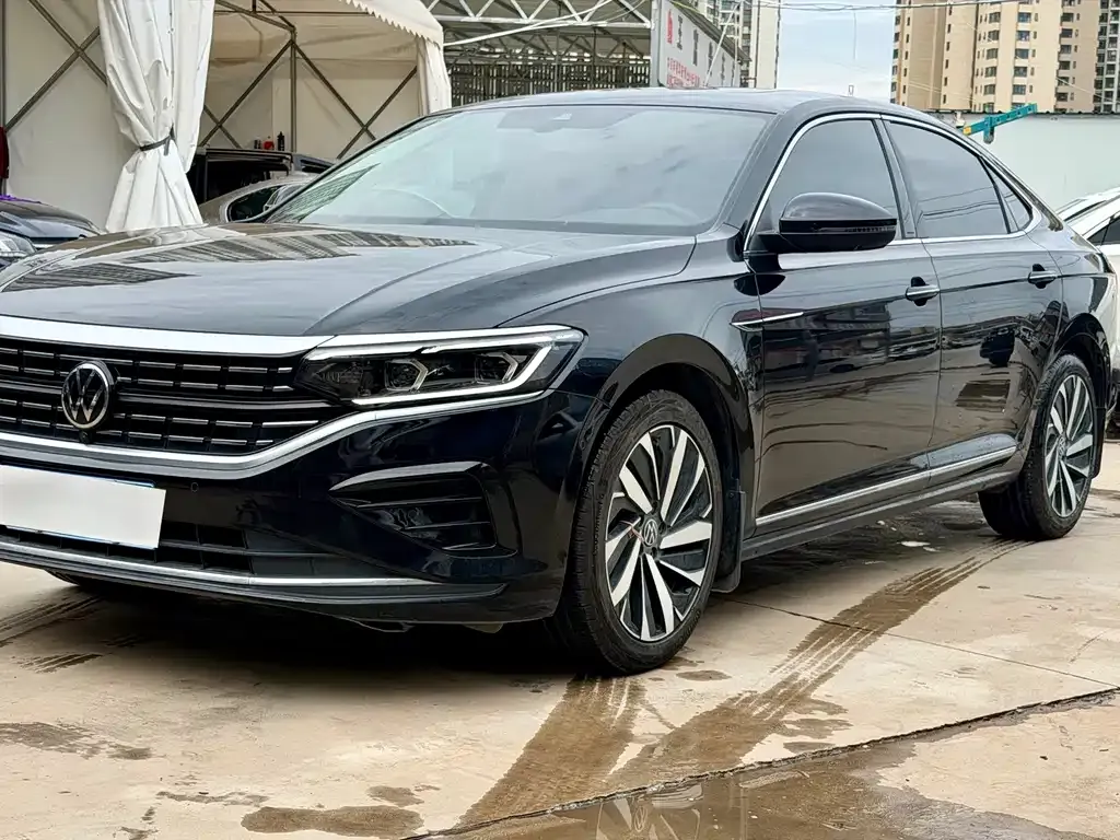 Volkswagen Passat — фото 1