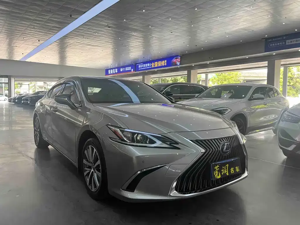 Lexus ES — фото 7