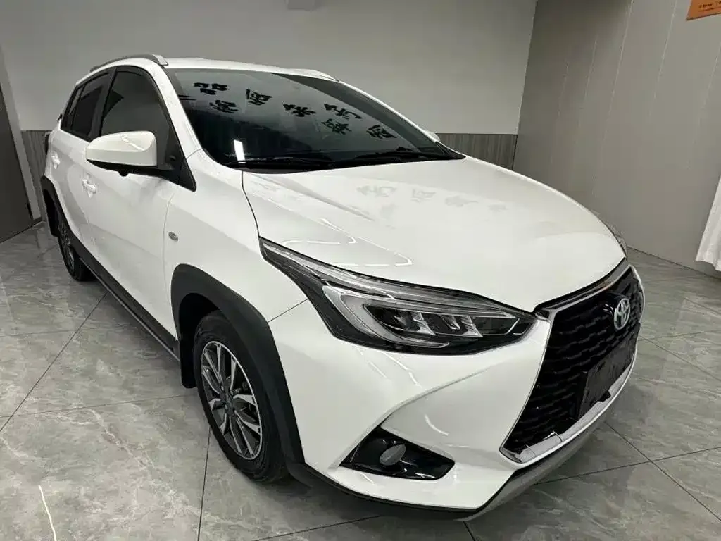 Toyota Yaris L — фото 9