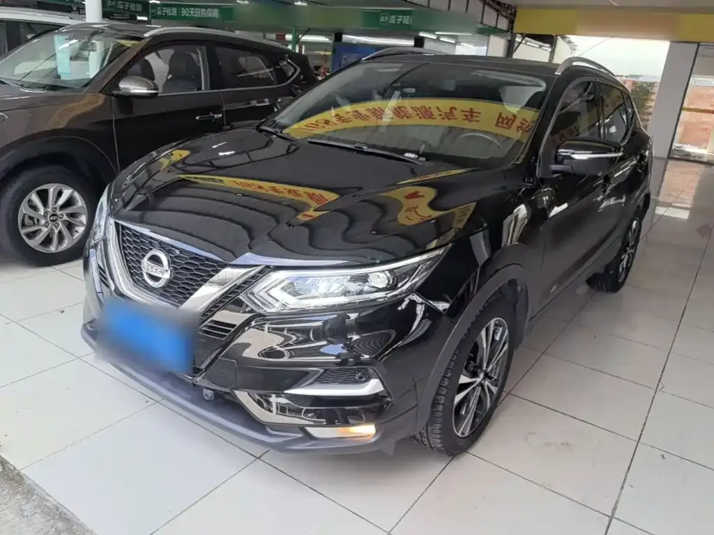 Nissan Qashqai — фото 1