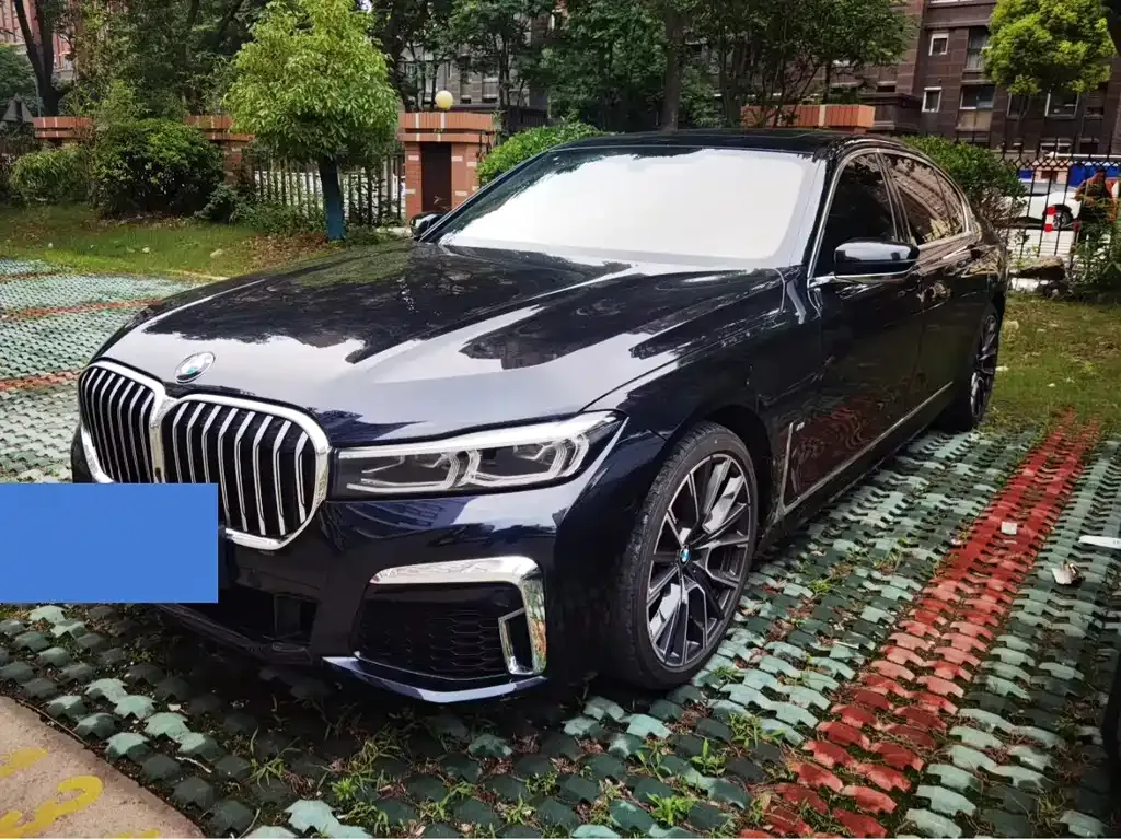 BMW 7 Series — фото 1