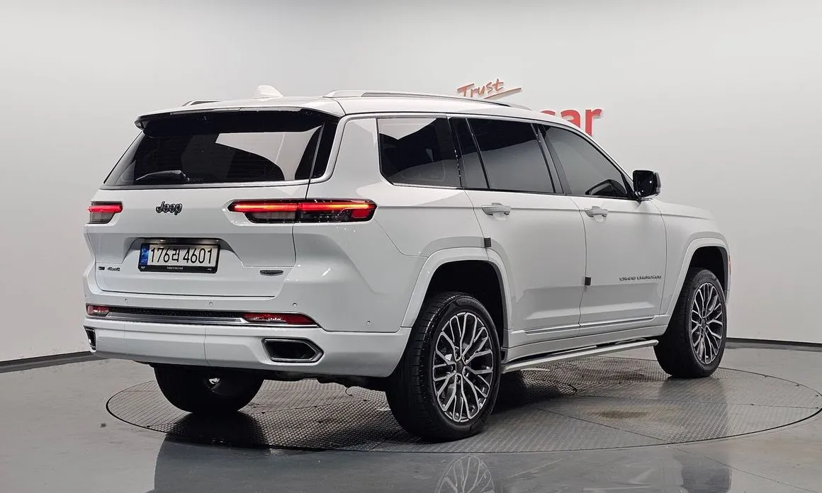 Jeep Cherokee — фото 7