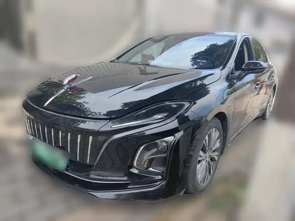 Hongqi E-QM5 — фото 1
