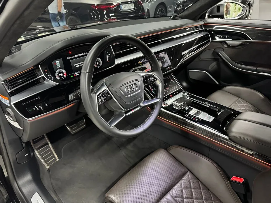 Audi S8 — фото 4